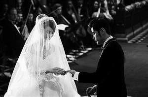 杰伦昆凌吃瓜是真的吗视频,杰伦昆凌吃瓜视频真相揭秘